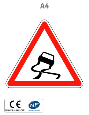 Panneau A4 Chaussée particulièrement glissante