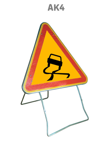 Panneau Temporaire AK4 Chaussée particulièrement glissante