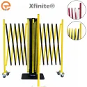 Barrières extensibles Xfinite® 3 faces sur poteau