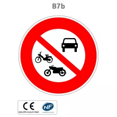 Panneau B7b Accès interdit aux véhicules à moteur